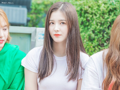 Nancy 李承利 MOMOLAND