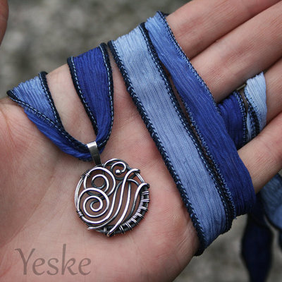 Kya | Katara's watertribe betrothal necklace by YeskeCrafts