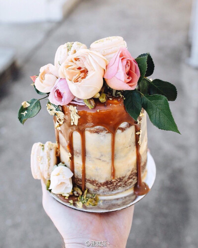 | Cake Style | ：鲜花蛋糕 爱这复古的调调 photo.via.TOME ​​​