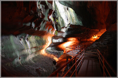 Malaysia Peninsular Caves, Perak, Tempurung
马来西亚半岛，霹雳州属，椰壳洞javascript:;