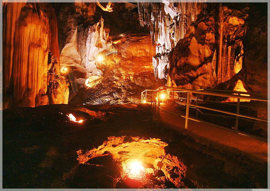 Malaysia Peninsular Caves, Perak, Tempurung
马来西亚半岛，霹雳州属，椰壳洞javascript:;