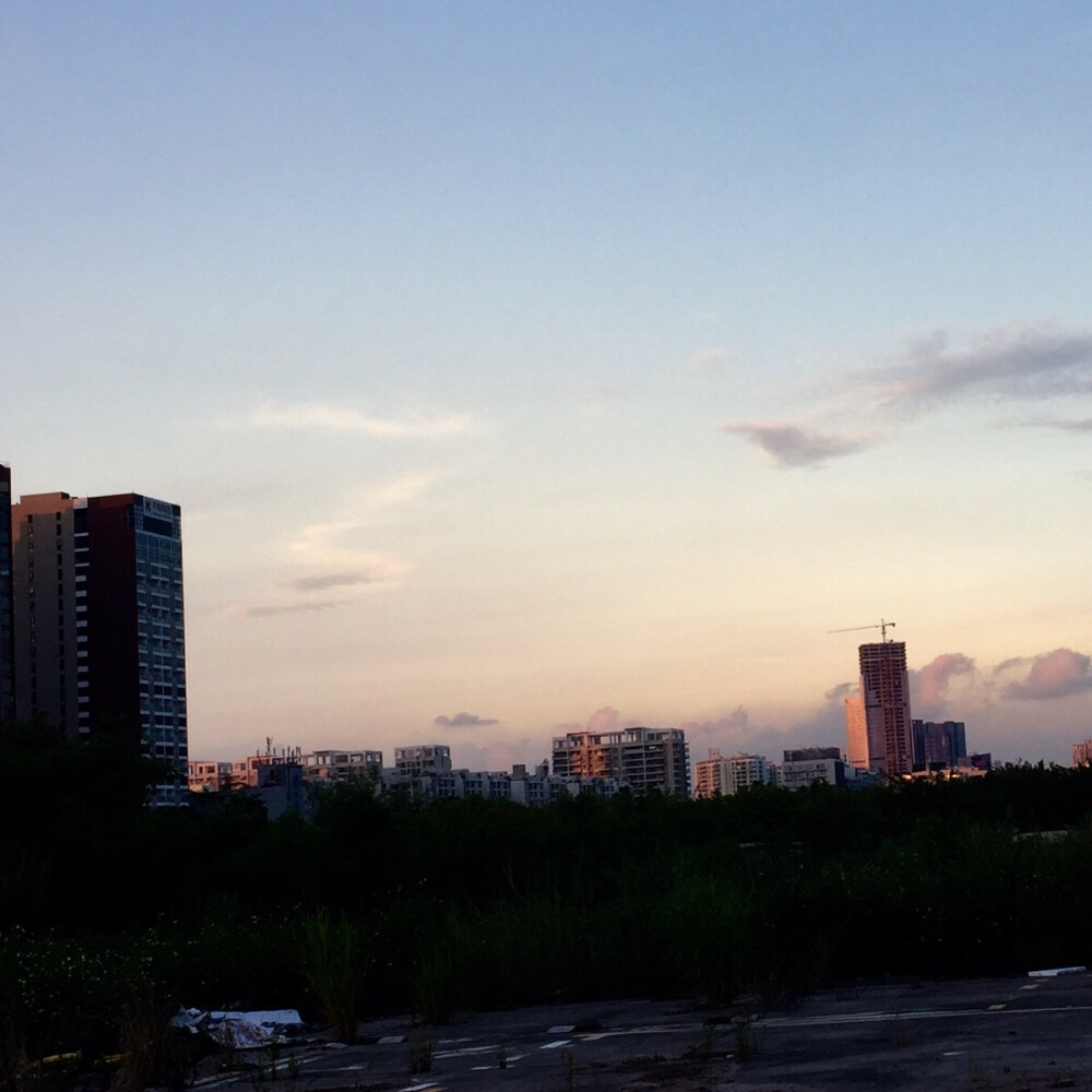 在陌生的城市 熟悉的地方 看几场落日