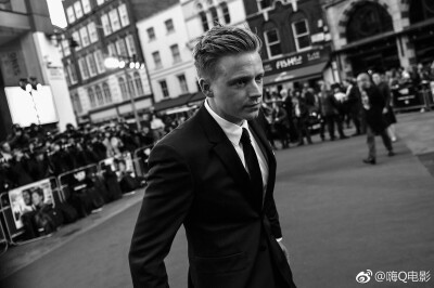 jack lowden 来源见水印