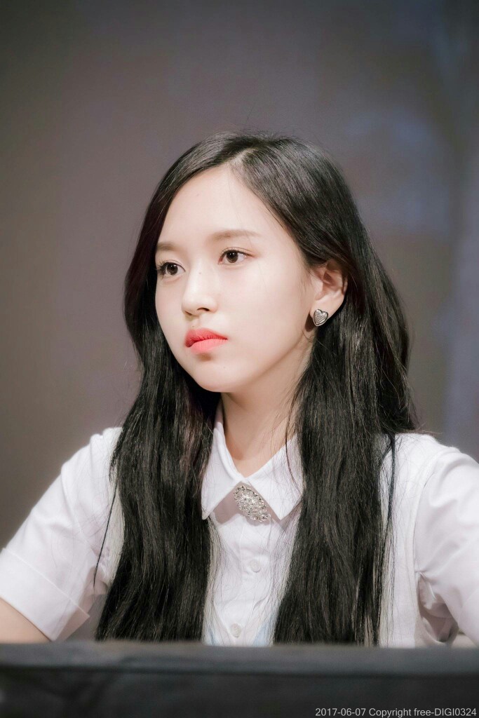 名井南 mina 1997年3月24日出生于美国德州圣安东尼奥,日籍韩国女歌手