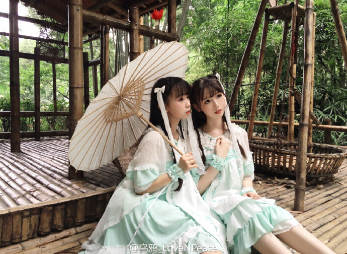 来到了仙女聚集地 遇见了山茶小仙子 @修老虎 @小圆脸雪雪 2成都 ????