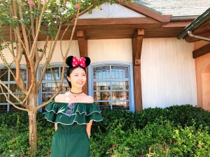 军绿色一字领连体裤，短款