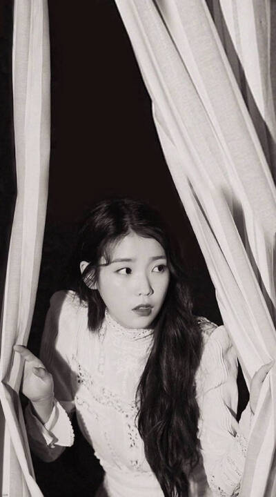 IU