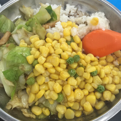 学苑食堂的饭菜 胜在便宜 其他不谈