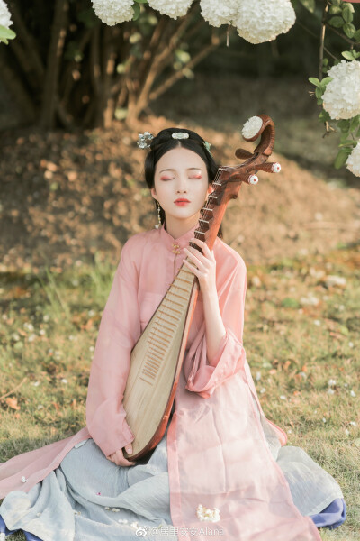 【清扬婉兮】出镜：童童Celia 摄影：居里安安Alana