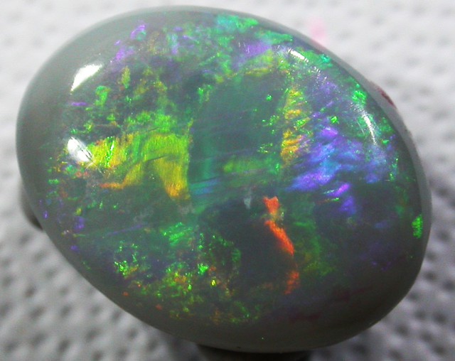 Multiple Fire Hues opal QOM1570