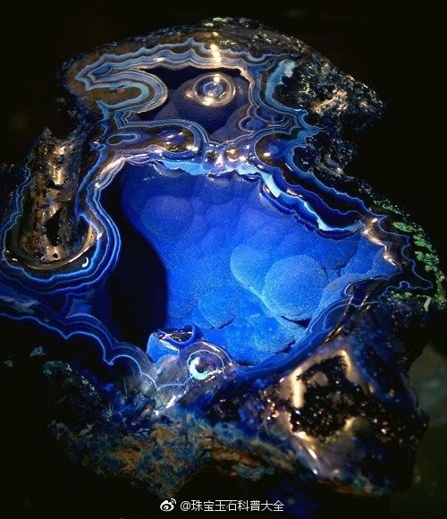 蓝铜矿 Azurite 这个矿标简直是极品中的极品 ​​​​