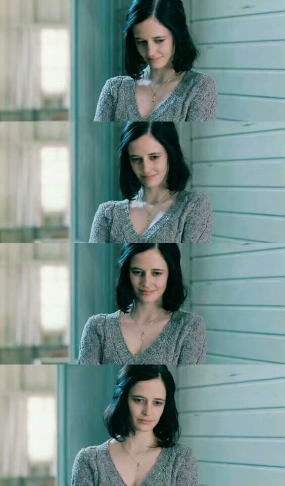 黑发的Eva也超级美呀。
伊娃格林