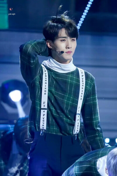 PENTAGON 吕畅九（YEOONE）