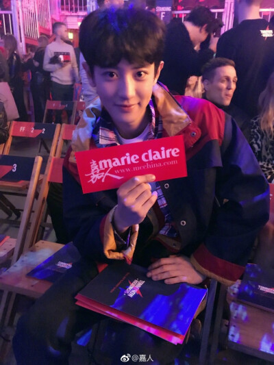 #嘉人邂逅时装周#@tommyhilfiger 秀场，嘉姐偶遇#朴灿烈##朴灿烈伦敦时装周##TOMMYNOW# ​​​​