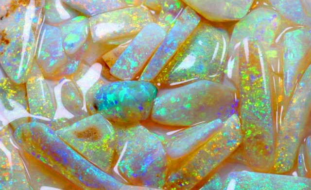 275CTS OPAL MINTABIE ROUGH (PARCEL) RR D 55g