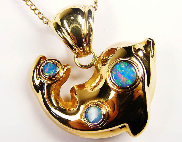 CUTE DOLPHIN DOUBLET OPAL 18K GOLD PENDANT CJ 1052