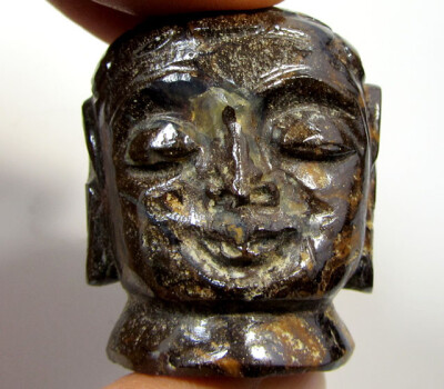 手工欧泊雕刻 佛祖鐵欧泊摆件 149克拉
149 CTS PROFESSIONAL CARVED BUDDAH BOULDER OPAL MM2252