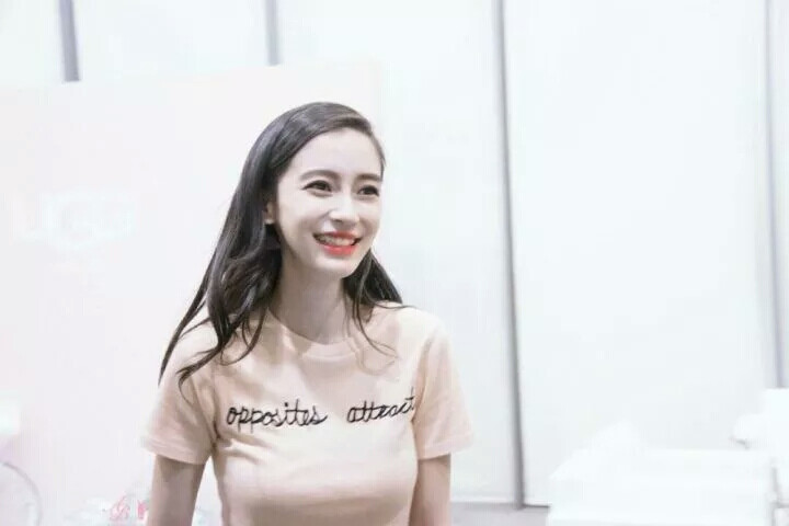 Angelababy?中秋节北鼻