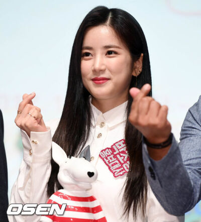 Apink 에이핑크 阿粉 박초롱 Park Cho Rong 朴初珑 头像 ❤️