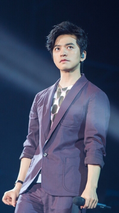 李少年 生日快乐 平安喜乐
♥春风十里不如李♥