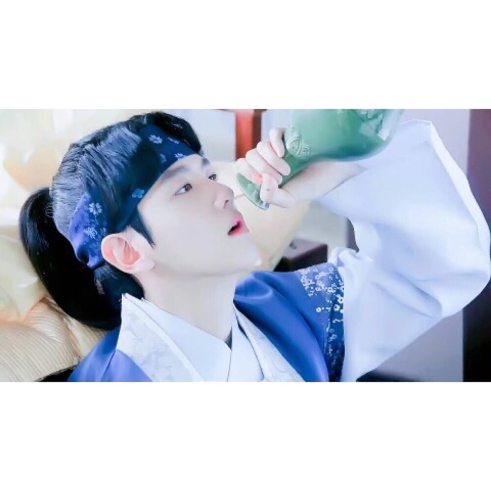 王银白边爱豆头像禁二传拿图收藏点赞白然玖制作