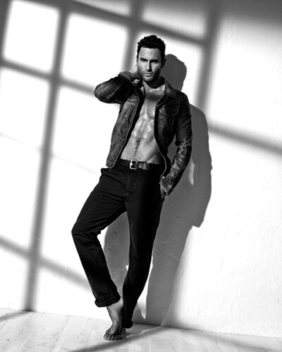 Noah Mills