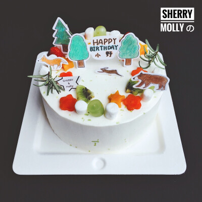 #SHERRY Molly家の下午茶#--『原味cake』麻麻订给小宝宝的生日cake呢～很细心很有心思的跟我讨论了cake的主题～最后做好的cake确实充满了“野趣” 野外和童趣结合的非常棒✌奇异果树/草莓花/芒果星/迷迭香小树/ 小草…