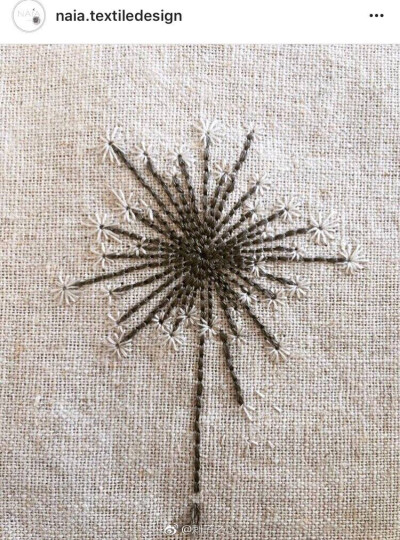 收敛，简洁，土地的色系，适合秋天。图片引用来自于instagram Naia.textiledesign ​​​