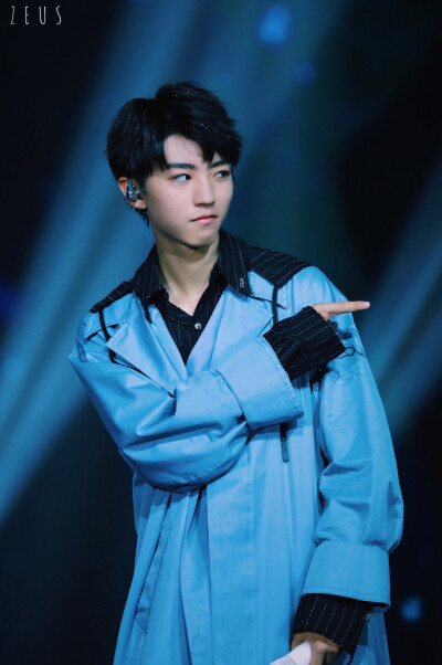 @TFBOYS-王俊凯 一起走吧 ​​​​