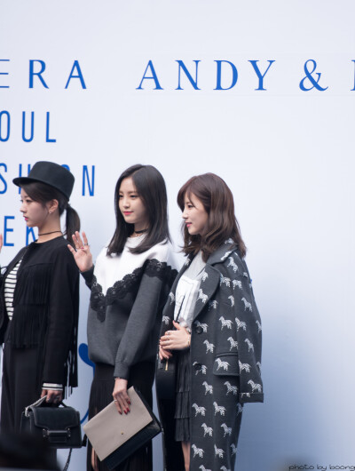 151018 Apink - Seoul Fashion Week(首爾時裝週) Chorong、Bomi、Naeun(初瓏、普美、娜恩) 14P