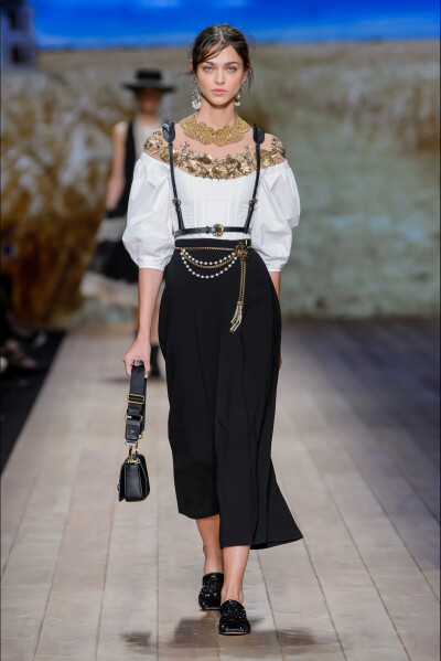 意大利时尚品牌Elisabetta Franchi 米兰时装周2018春夏高级成衣系列