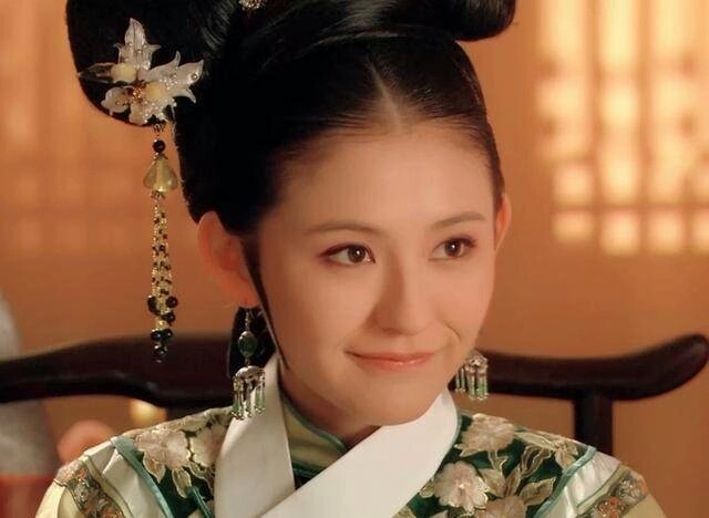 宁贵人,由热依扎饰演,出自电视剧《甄嬛传》