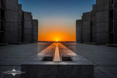 路易斯?康：salk institute 直指西方的中軸線