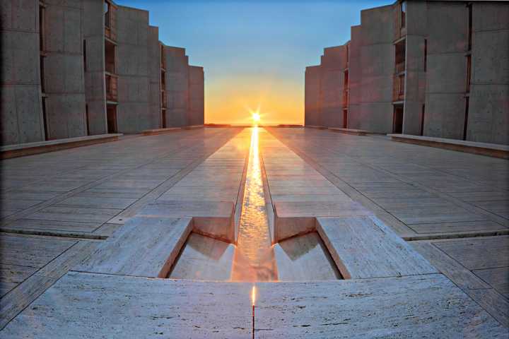 路易斯?康：salk institute 直指西方的中轴线