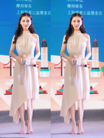 angelababy 作为2017“世界城市日”上海推广大使出席。二十多年前从上海出发，如今又回到这里，上海是记忆亦是情怀。今天起，和baby一起，探寻城市与生活的更多美好