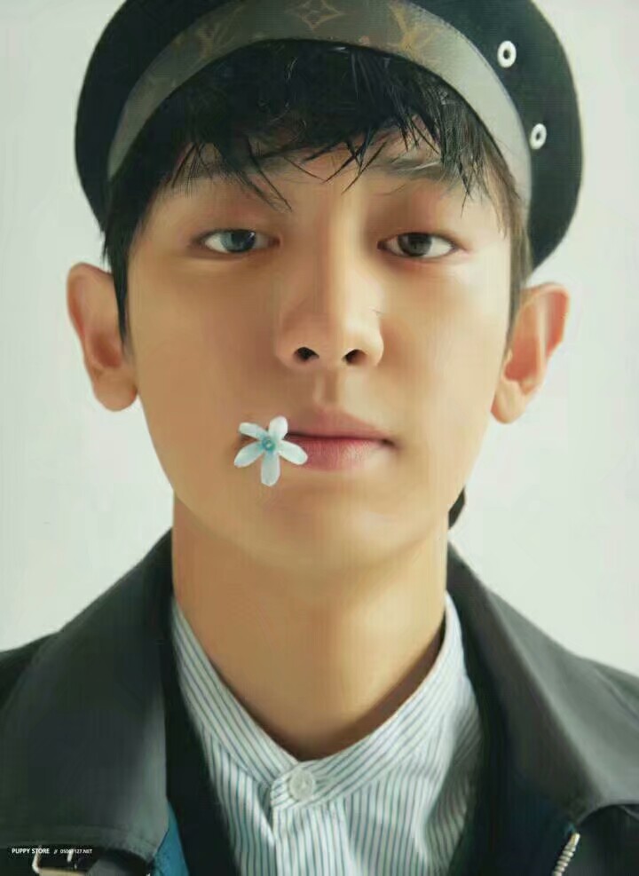 exo朴灿烈高清壁纸
灿烈最新画报公开