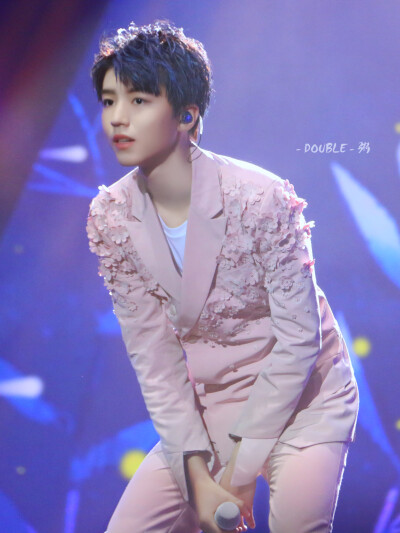 #王俊凯# #TFBOYS王俊凯# #TFBOYS# cr：是粥二啊