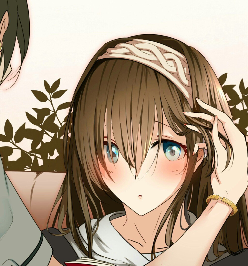 百合撩头发御姐知性淑女害羞脸红