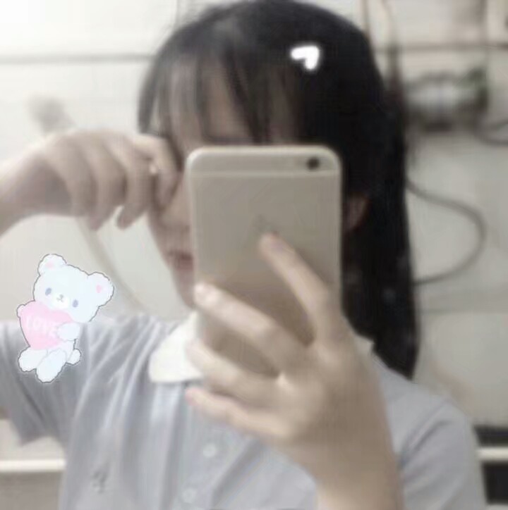 你是我最爱的女孩，给甜甜的草莓也不换