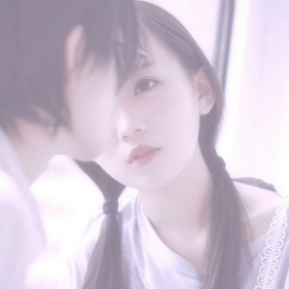 你是我最爱的女孩，给甜甜的草莓也不换