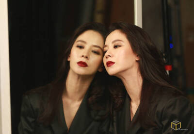 宋智孝 千秀妍 千成林
拍摄VIDI VICI秋冬系列 花絮图