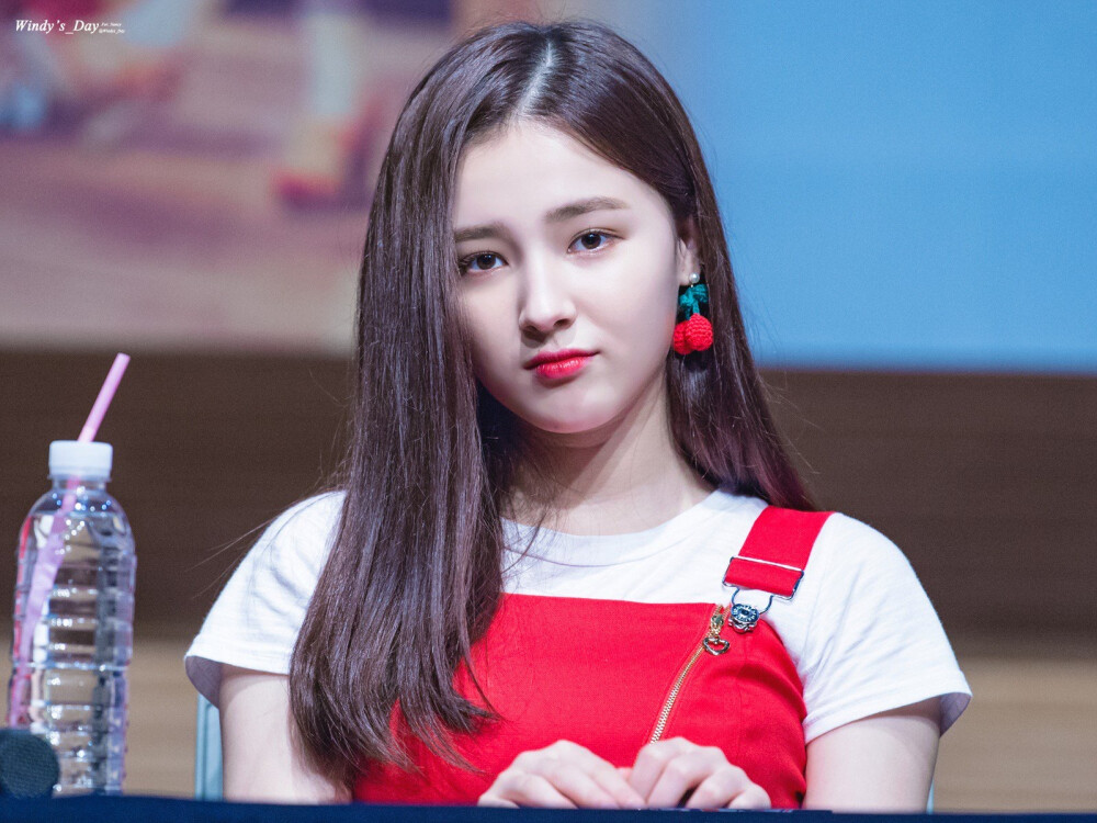 Nancy 李承利 MOMOLAND