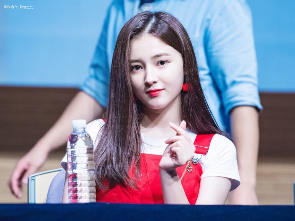 Nancy 李承利 MOMOLAND