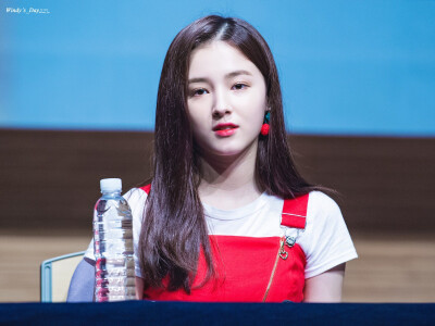 Nancy 李承利 MOMOLAND