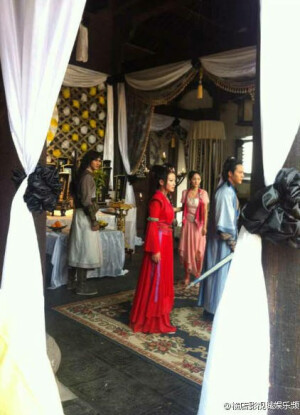 尹千觞  红玉  风晴雪  陵越
高伟光  陈紫函  杨幂  陈伟霆
古剑奇谭花絮