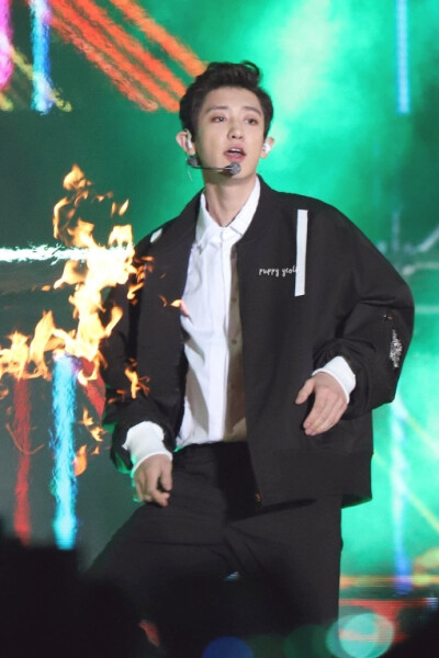 #朴灿烈# #朴灿烈伦敦时装周# 【打包】170924 Asia Song Festival 【puppy yeolb】推更8P 