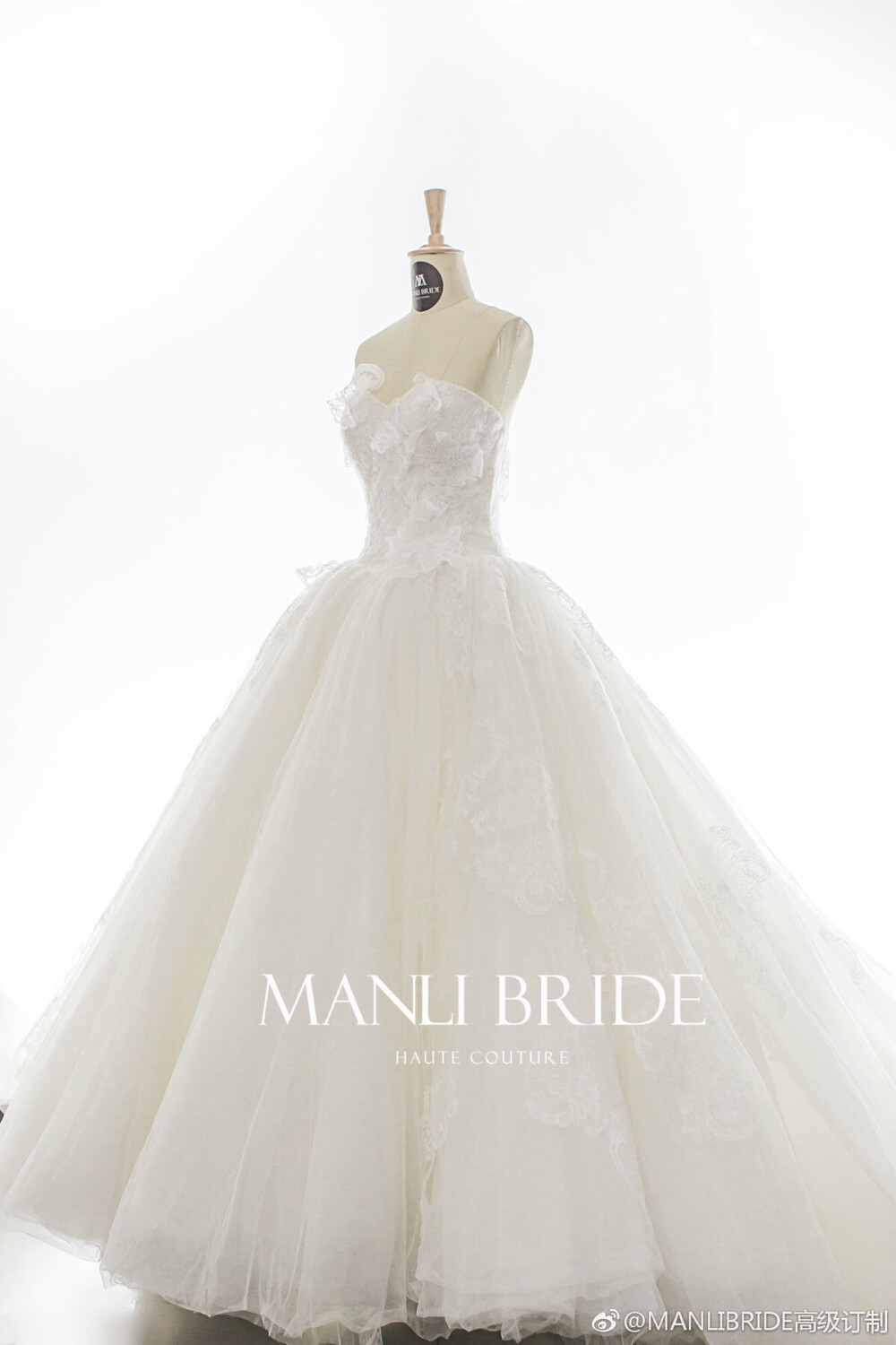 喜欢你 大概就是在心里放弃了一千次 只要你回头一次 我就会燃起重新爱你 ​​​​