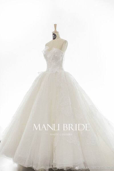 喜欢你 大概就是在心里放弃了一千次 只要你回头一次 我就会燃起重新爱你 ​​​​