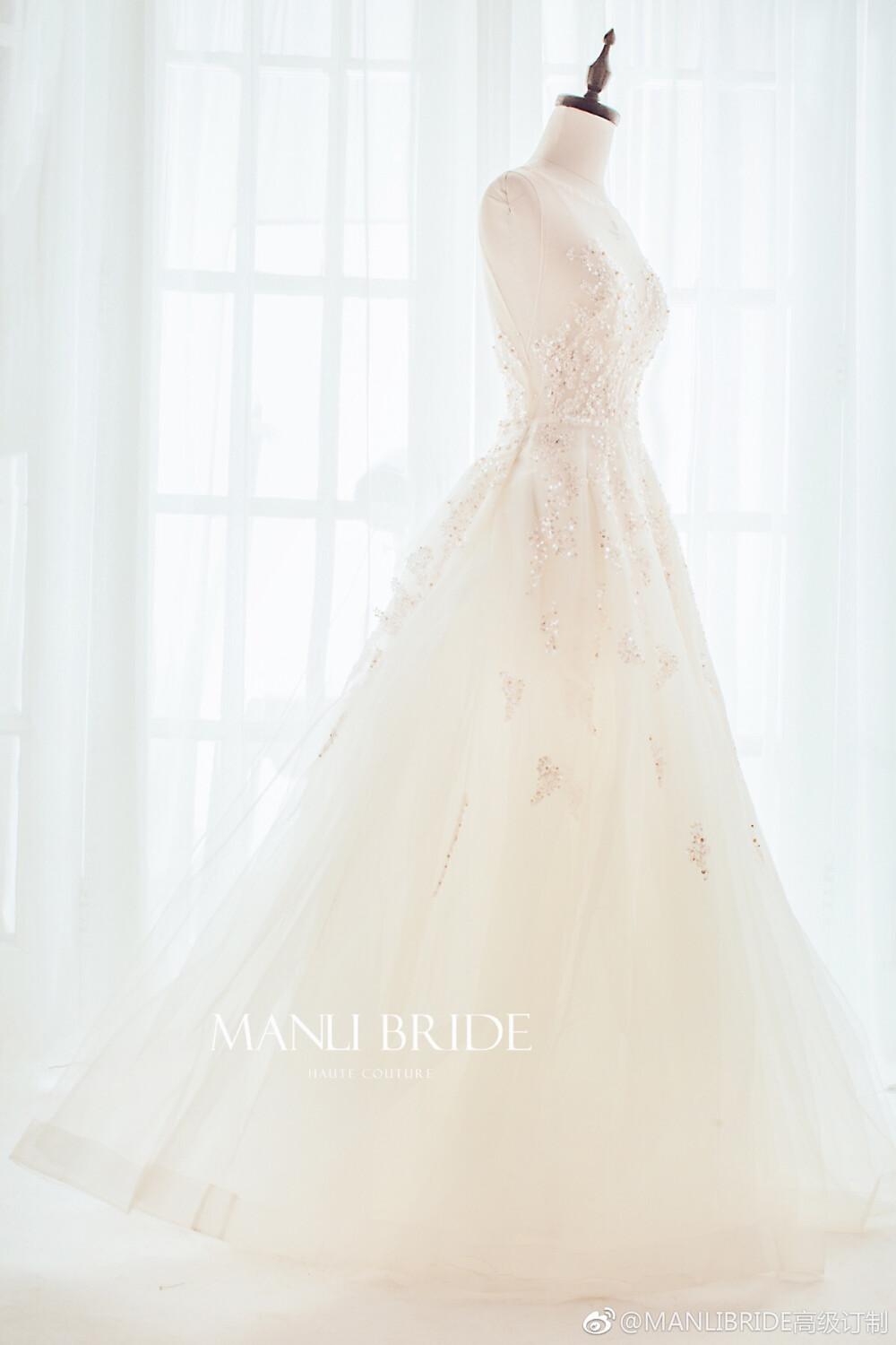 喜欢你 大概就是在心里放弃了一千次 只要你回头一次 我就会燃起重新爱你 ​​​​