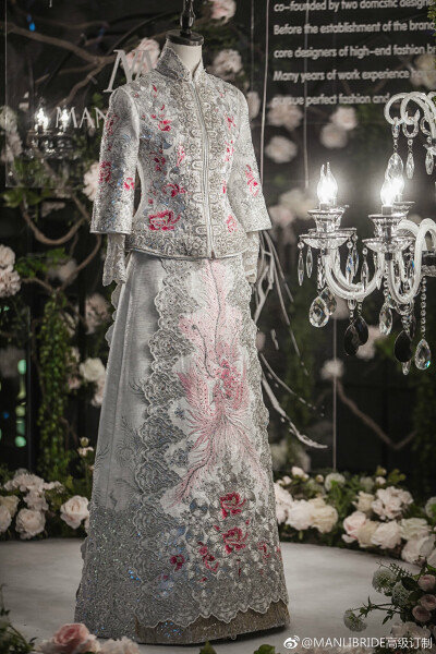 喜欢你 大概就是在心里放弃了一千次 只要你回头一次 我就会燃起重新爱你 ​​​​